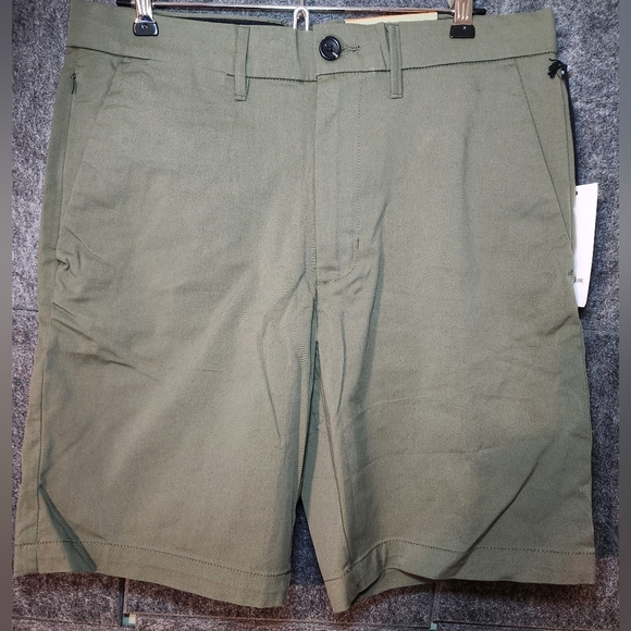 NWT Goodfellow & Co Men's Olive Green Tech Shorts Size 31 Inseam 9" - Picture 1 of 9